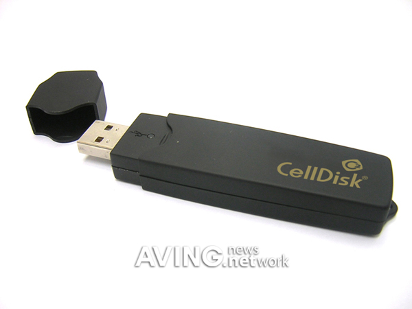 아이오셀, 세계 최초 '16GB USB 저장장치' 출시