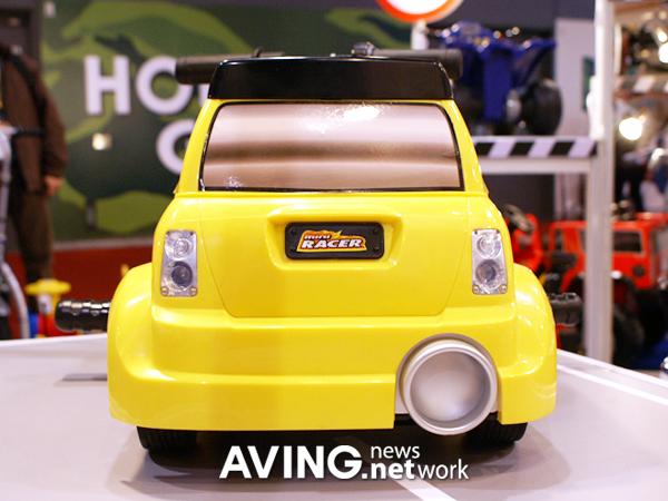 시속 16Km를 자랑하는 ‘Mini Racer in Yellow’