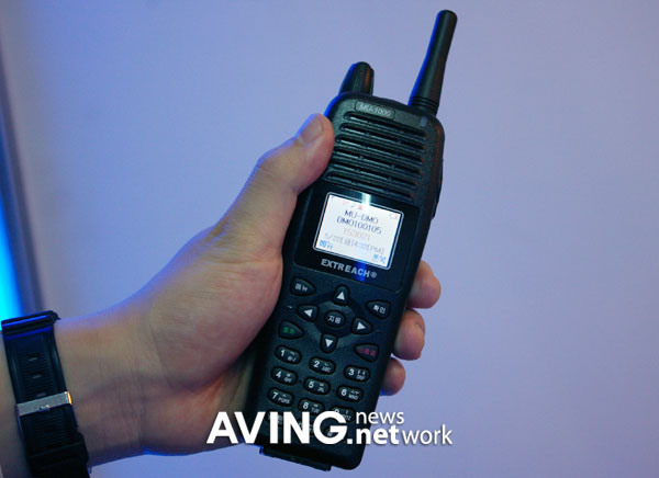 머큐리, 아시아권 최초 개발 테트라 무전기 'MU-1000' 선보여 관련 사진