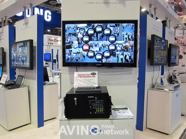 컴아트시스템, 16채널 지원 풀HD DVR 전시 관련 사진