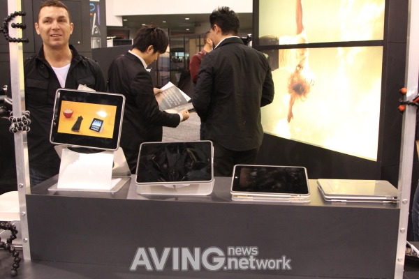 [CES2011] 조비, 아이패드 스탠드 '고릴라모바일 오리' 전시 관련 사진