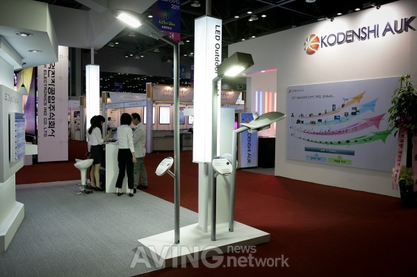 [LED EXPO&OLED EXPO 2011] 에버라이트, Beluga/Dolphin 등 다양한 LED 가로등 전시