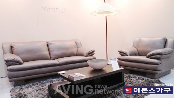 롯데백화점, 세련된 신혼부부 위한 NATuZZI 소파 전시