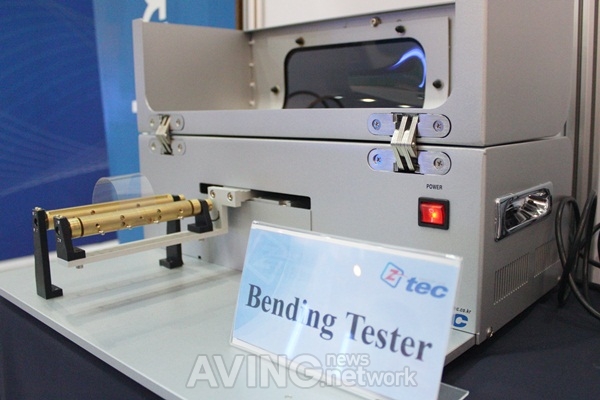 [IT EXPO 2011 현장] 지.텍, 평판 디스플레이 제조 및 검사장비 'Bending Tester'