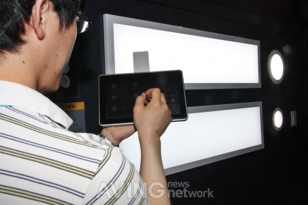 [LED EXPO & OLED EXPO 2012 현장] 금호전기, LED 무선 제어 시스템 선보여 관련 사진