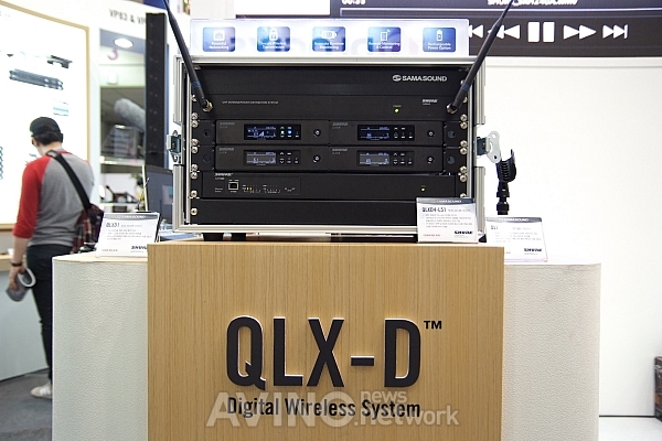 [KOBA 2014] 슈어, 디지털 무선 시스템 'QLX-D' 공개 관련 사진