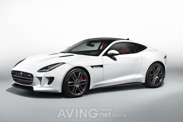 재규어 F-TYPE 쿠페, '2015 한국 올해의 차 디자인 상' 수상 관련 사진