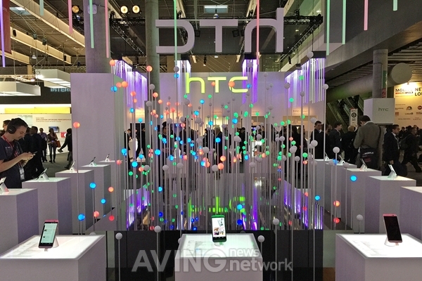 [MWC 2015] HTC, 플래그십 스마트폰 'HTC One M9' 선보여