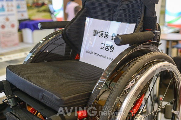 [KORECA 2015] 휠라인, 활동용·스포츠용 휠체어 및 장애인용품 선보여 관련 사진