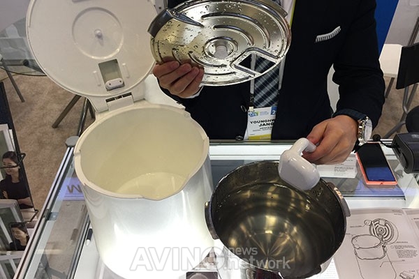 [CES 2016] 머커, 삶아서 세균 없애는 차세대 가습기 노박 선보여