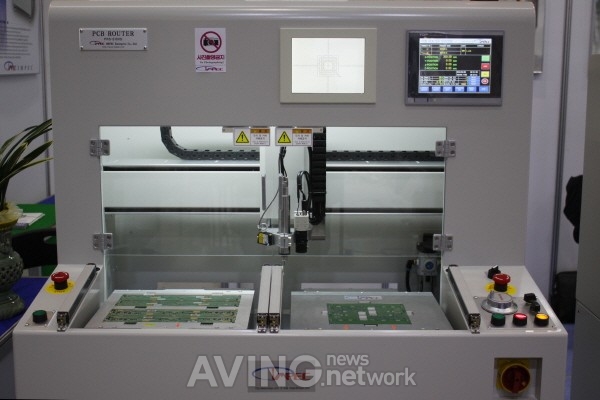 [EMK 2016] PCB Router와 Coating 장비 선두주자 '아이엠피이씨'