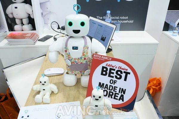 [BEST OF MIK MWC] 서큘러스, 혼자 사는 사람들을 위한 맞춤 소셜로봇  '파이보(piBo)' 선봬 관련 사진
