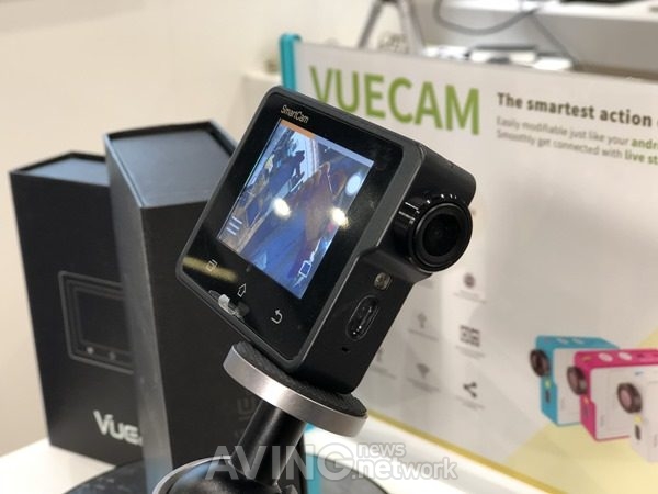 [MWC America 2018 영상] 더에스, 안드로이드 OS 탑재 스마트 웨어러블 카메라 'VUECAM' 선보여