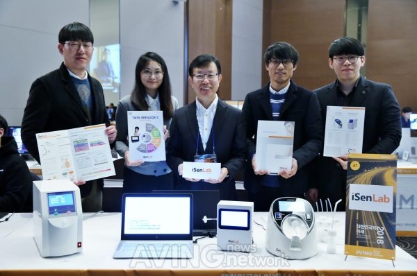 [MIK 2018 시즌2] 아이센랩, 호기 분석기 'Acetozer' & 'Twin Breasor II- III' 공개! 관련 사진