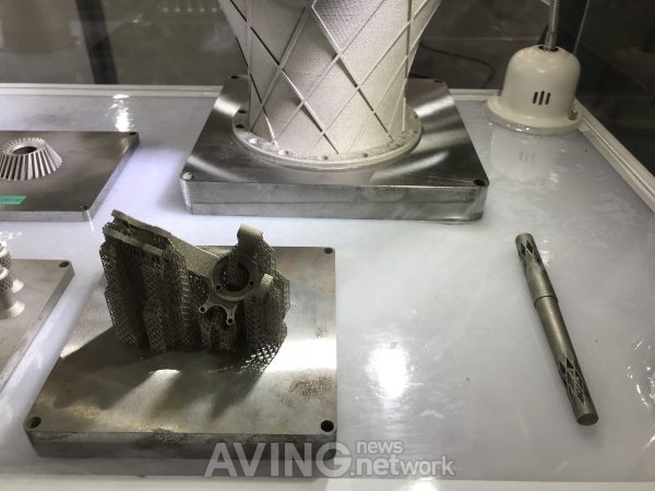 [2019 창원 생산품 전시판매전 영상] 대건테크, METAL 3D PRINTER 'dpert PEEK 140' 선보여 관련 사진
