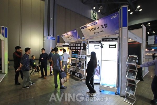 [LED & OLED EXPO 2019 영상] 모일, 모듈형 LED 투광등 'MOILL LIGHT' 선보여 관련 사진