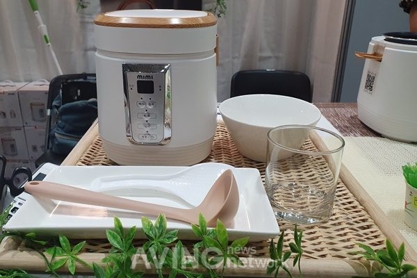 가야전기 관련 기사 사진 · [MADEINKOREA] 가야전기, 에너지효율 1등급 자랑하는 '미미 미니 밥솥' 소개... 1인가구, 신혼부부, 캠핑족 안성맞춤 밥솥!