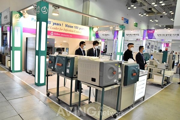 [KIMES Busan 2020] 한신메디칼, 환경친화적 저온 플라즈마 멸균기 HP-3550 선보여