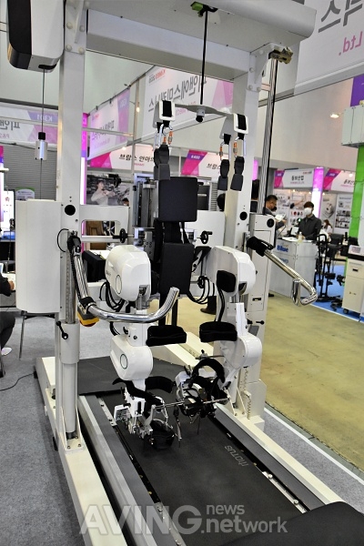 [KIMES Busan 2020] ㈜피앤에스미캐닉스, 세계 최초․유일 족 관절 구동한 WALKBOT®G를 선보여