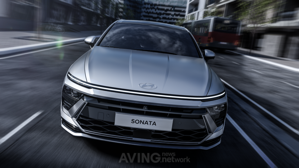 8세대 쏘나타의 풀체인지급 부분 변경 모델 '쏘나타 디 엣지' 모습 | 제공-현대자동차