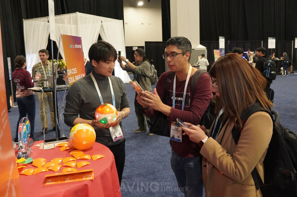 솔리브벤처스, CES 2024 ‘언베일드’서 가정용 발달 케어 솔루션 ‘Peel&Play’ 선보여... “혁신상 2관왕 성과 전 세계에 알린다!” 관련 사진