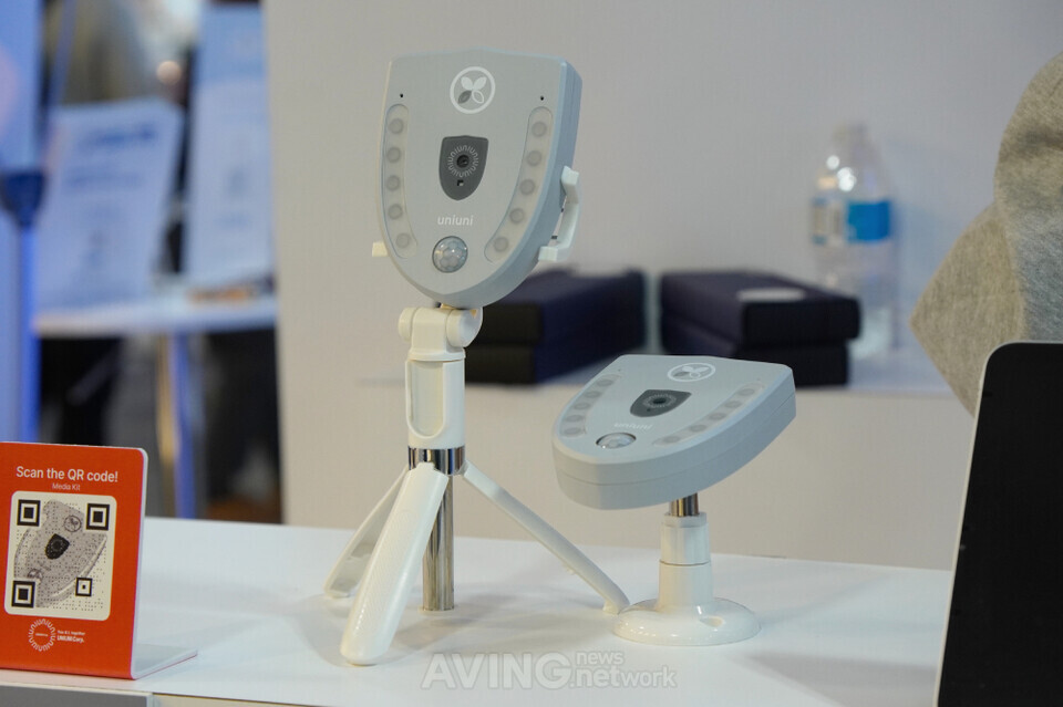 Sensor product dedicated to 'Savvy Toilet' introduced by Uniuni at 'CES 2024', the world's largest home appliance and IT exhibition held in Las Vegas, USA on the 9th (local time) |  Filming - AVING NEWS
