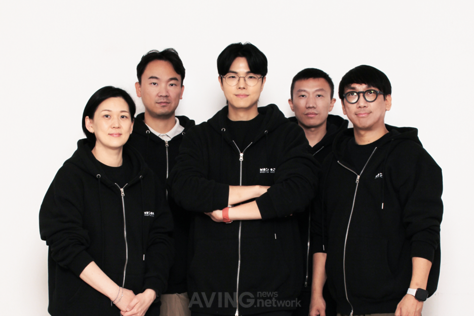 왼쪽부터) 남영아 COO, 최동일 CFO, 이규승 대표, 김상효 CTO, 신영현 CSO │사진 제공-오버더핸드