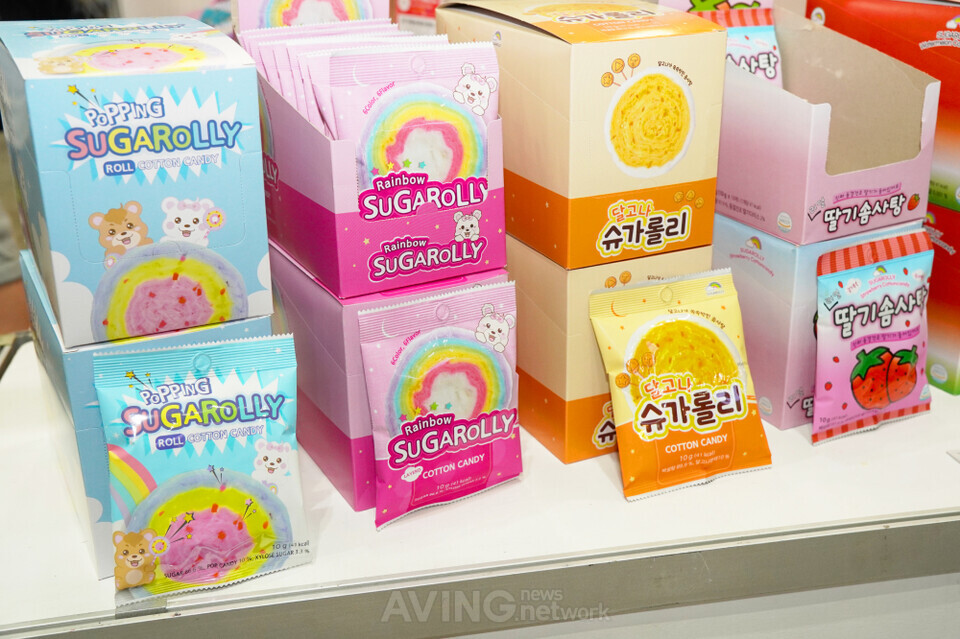 예성에프앤비 관련 기사 사진 · 예성에프앤비, 서울국제식품산업대전 2024서 다채로운 맛과 디자인 가미한 ‘롤 솜사탕’ 소개 나서... “획기적 아이디어로 20개국서 인기!”
