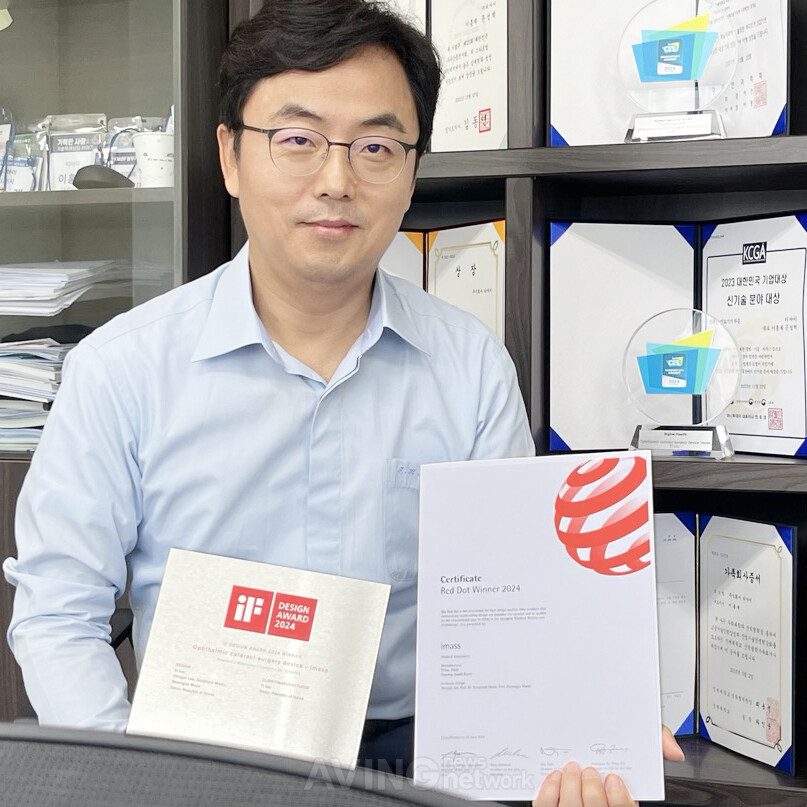 대기업 디자인 연구소 소장 출신의 타이아의 이홍재 대표. 세계적인 권위의 디자인상 수상을 휩쓸며, 디자인산업분야에서도 큰 주목을 받고 있다.