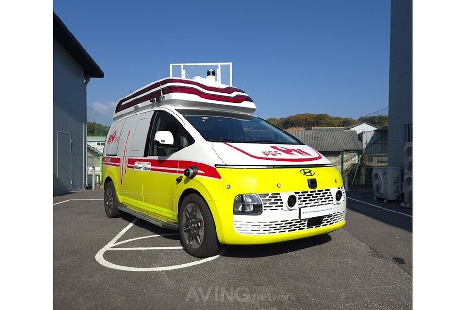 미래 모빌리티 테크 기업 에이스웍스가 자율주행차로 개조해 최근 관계기관에 공급한 119 구급차의 모습. │사진 제공 - 에이스웍스