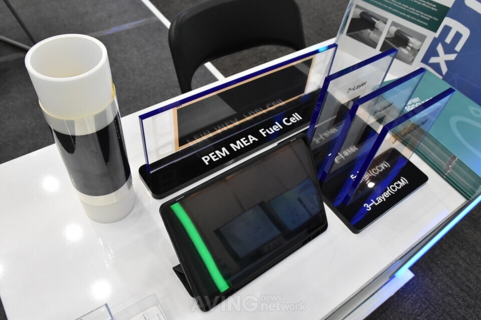 에이치이엠티, 2025 경기도 기후테크 전시회서 '수소연료전지용 MEA' 공개... - 뉴스 썸네일 이미지