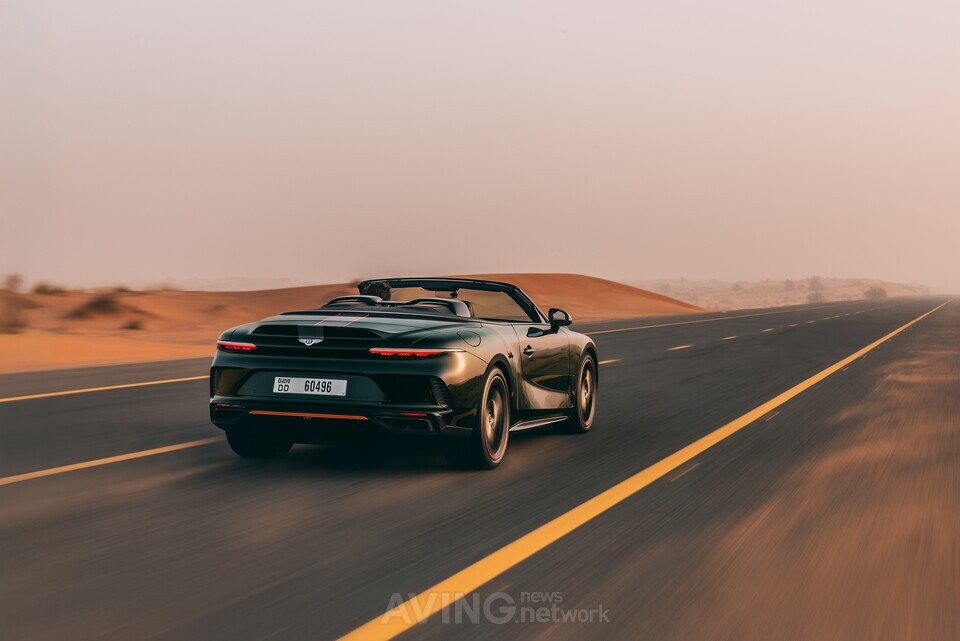 벤틀리 뮬리너 바투르 컨버터블 │제공-벤틀리모터스