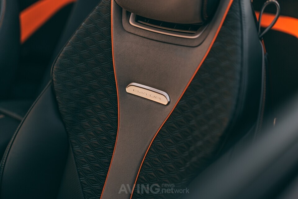 벤틀리 뮬리너 바투르 컨버터블 │제공-벤틀리모터스