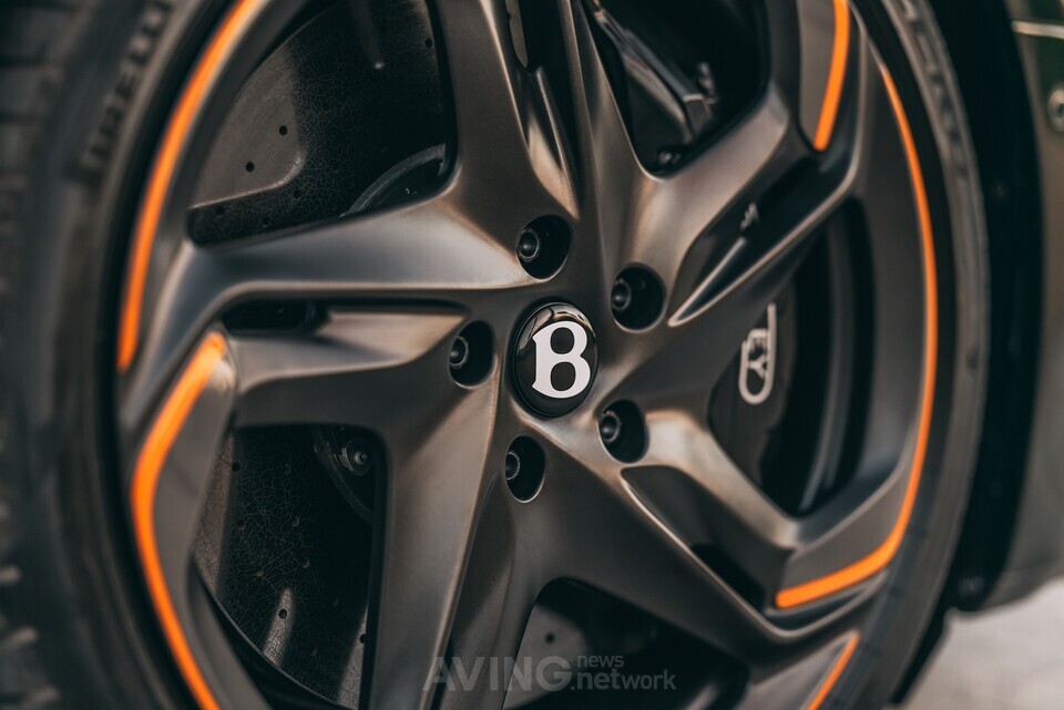 벤틀리 뮬리너 바투르 컨버터블 │제공-벤틀리모터스