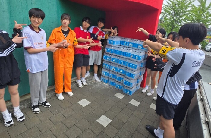 수도권역 30개 고등학교 체육대회에 청춘 공감 메시지를 담은 ‘지티 얼린생수’ 제공 │사진-청춘스토리