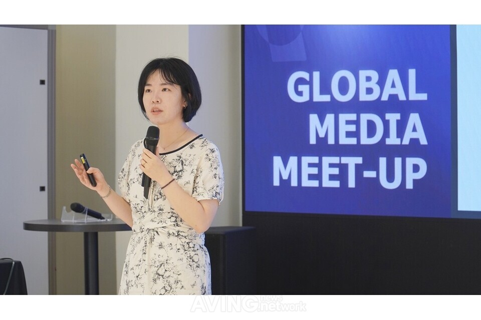 지난 ​7월 3일(목) 서울 서초구에 위치한 MIK 베이스캠프에서 진행된 우버기즈모와의 ‘글로벌 미디어 밋업’ 행사에서 나기쁨 퓨처덕 대표가 피칭을 진행하는 모습. │촬영 – 에이빙뉴스​