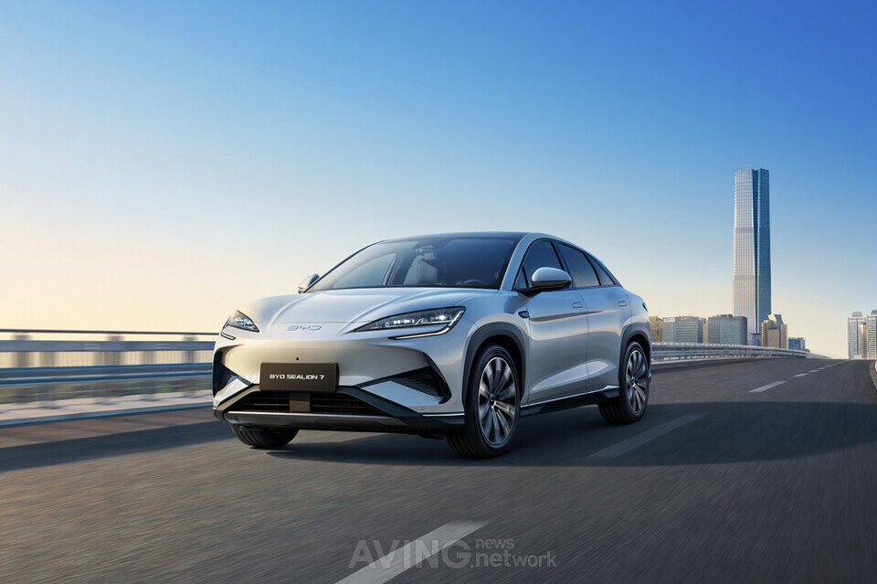 BYD, 씨라이언 7 판매가 공개 및 국내 계약 시작... 중형 전기 SUV 시장 ‘가격 파괴자’ 등판