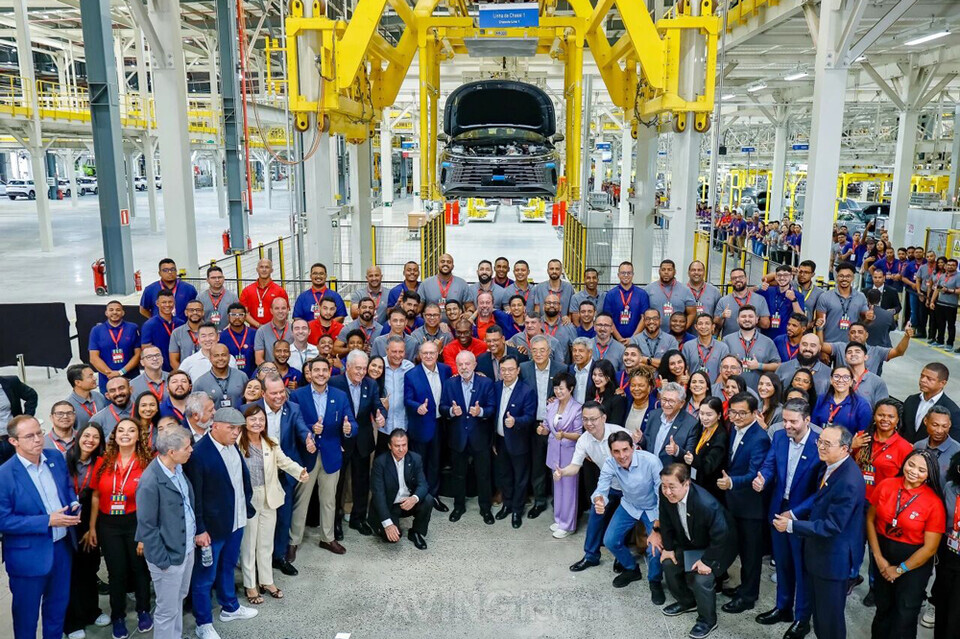 BYD, 브라질 공장서 1400만 번째 친환경차 출고... 출고 기념식서 룰라 대통령에 ‘송 Pro’ 기증
