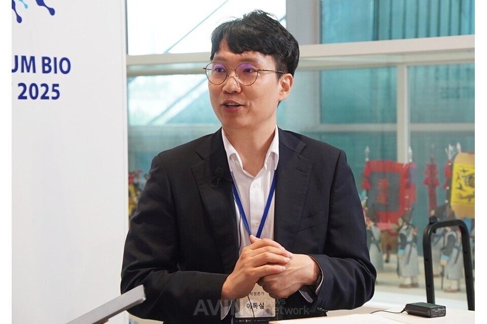 [인터뷰] 이독실 과학평론가, “AI 교육은 경쟁이 아닌 생존 전략! AI 네이티브로 성장하게 될 우리 아이들을 위해 명과 암이 공존하는 AI 시대의 현실적인 교육 지원 절실!”