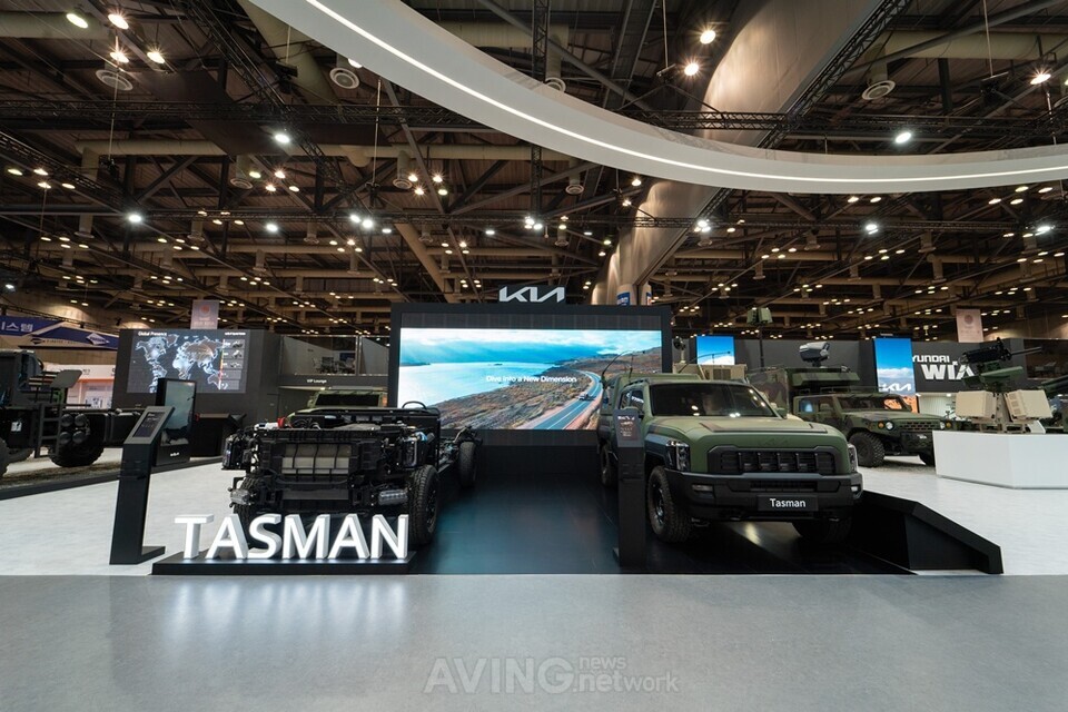 기아, '서울 ADEX 2025' 참가… 타스만 군용 지휘차 실물 공개