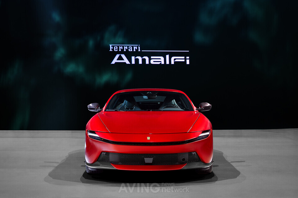 페라리, 로마의 성공 신화 잇는 8기통 그랜드 투어러 ‘페라리 아말피’ 공시 출시