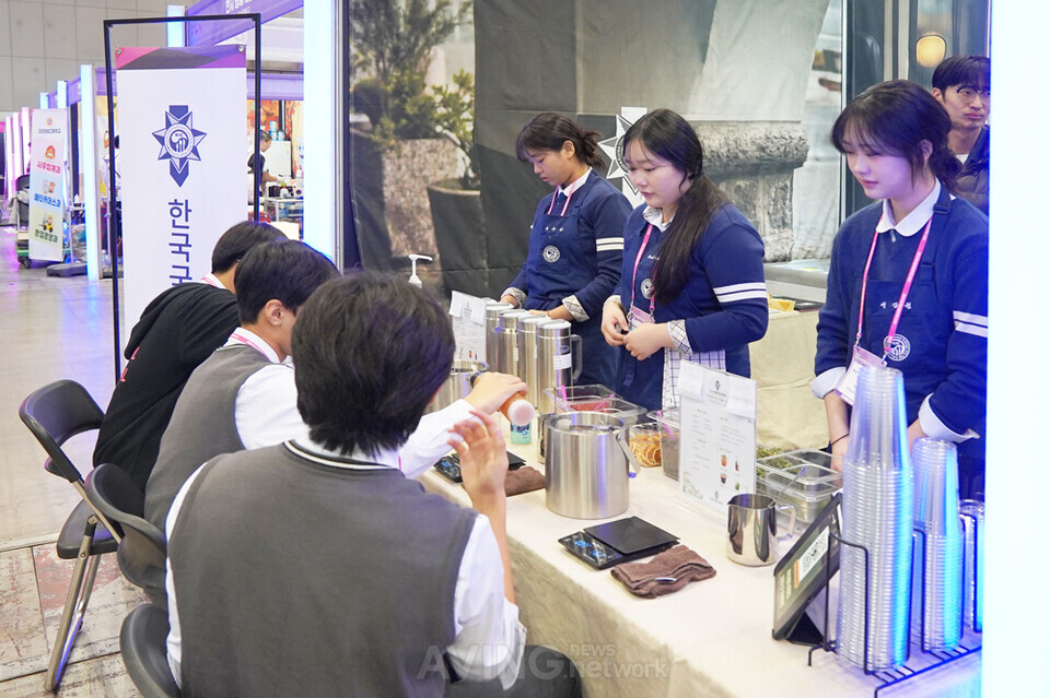 한국국제조리고, 2025 청소년 비즈쿨 페스티벌서 '내 안의 작은 카페' 부... - 뉴스 썸네일 이미지