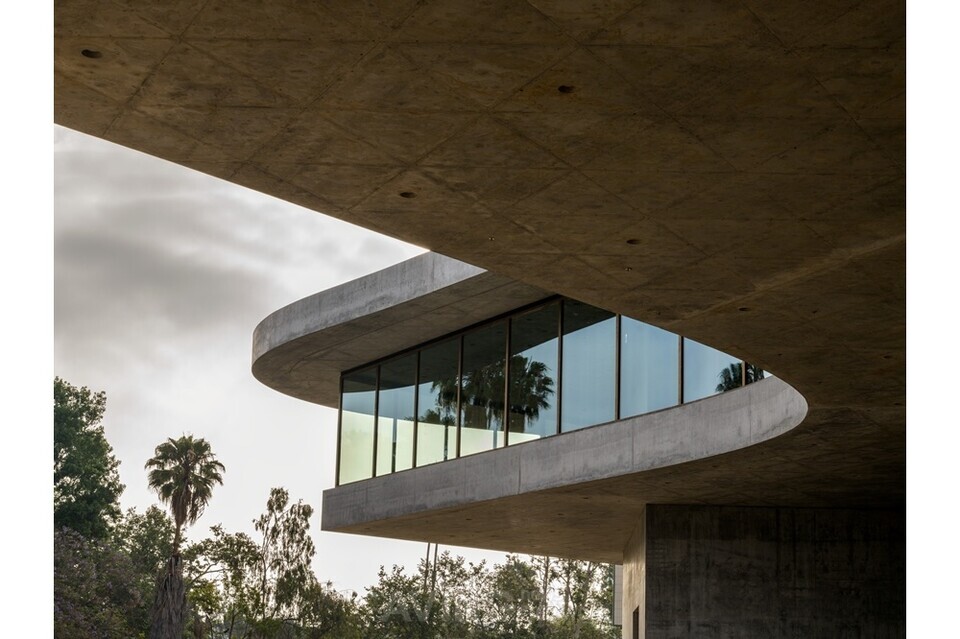 제네시스, 美 ‘LA 카운티 미술관(LACMA)’과 아트 파트너십 체결... “세계 문화지형 변화에 기여할 새 파트너십 이어가”