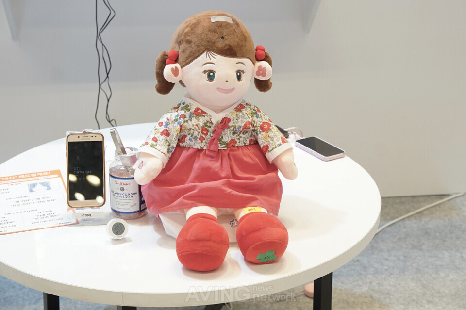 효돌, 2025 AIoT 국제전시회서 감성돌봄로봇 '효돌이'로 시니어 특화 스... - 뉴스 썸네일 이미지