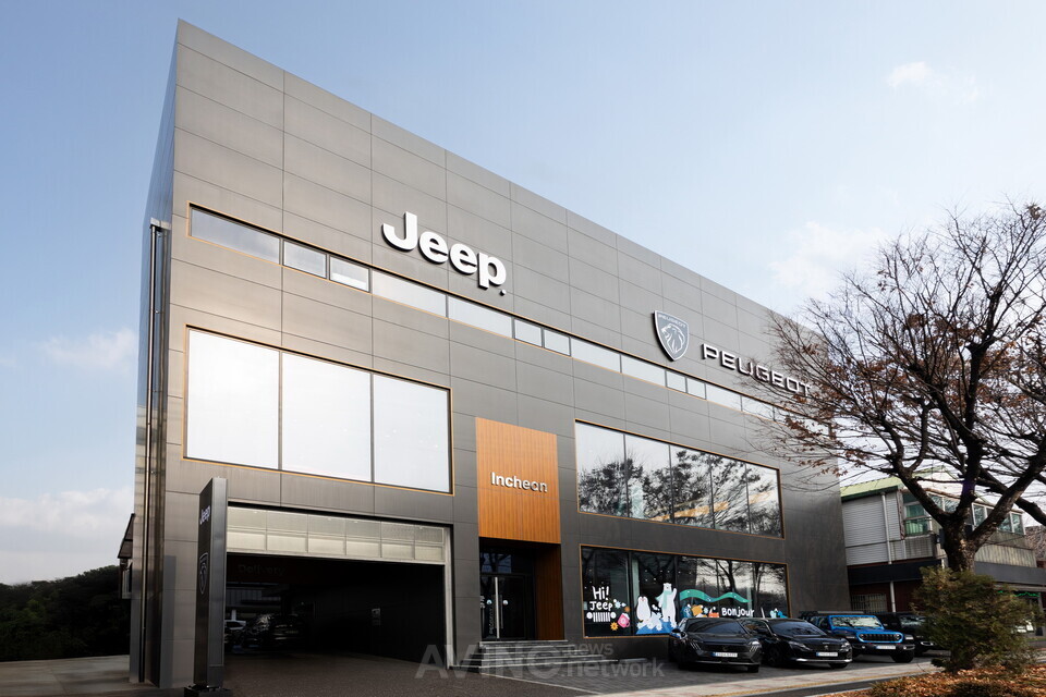 스텔란티스코리아, SBH 인천 전시장·서비스센터 공식 개장... “지프·푸조 통합 고객 경험 제공”