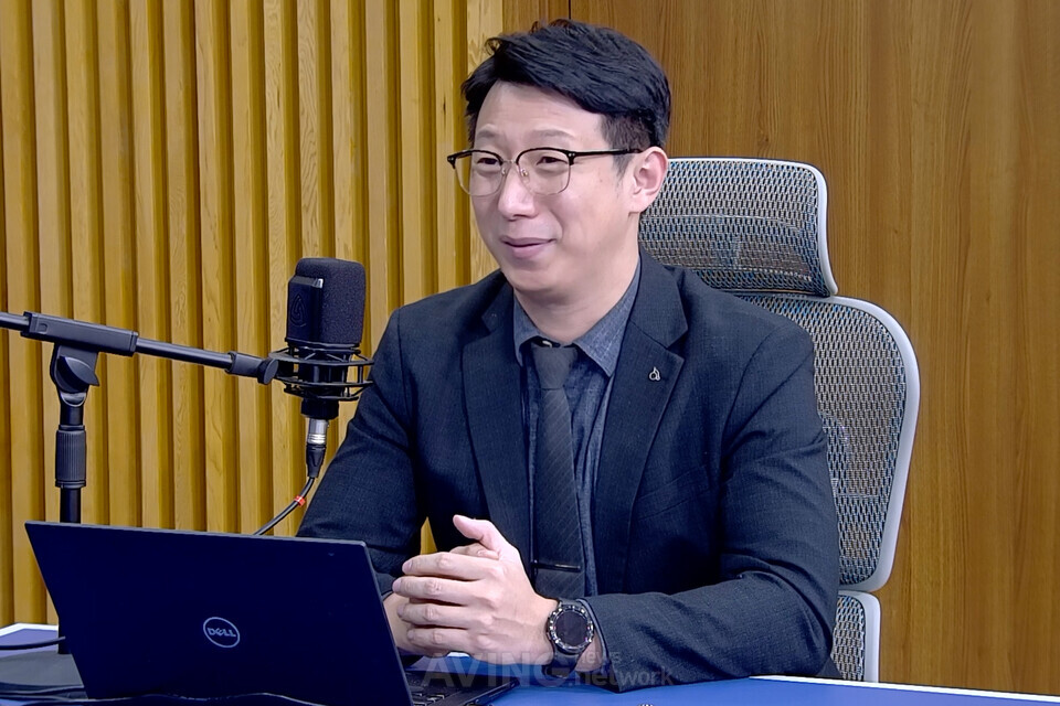 CES 2026 혁신기업 인터뷰 중인 지창욱 오성시스템(Ohsung System) 대표 I 촬영 - 에이빙뉴스
