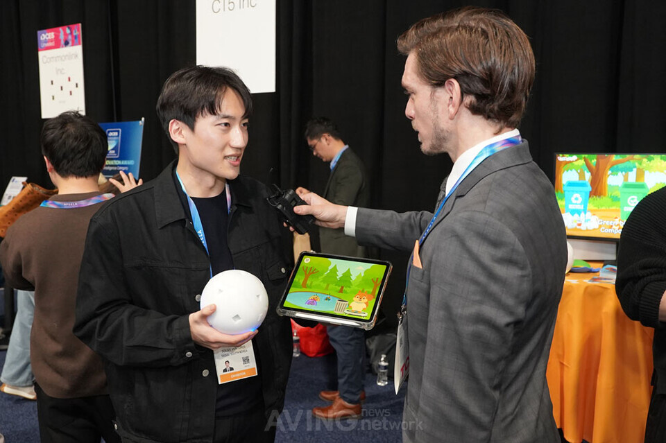 솔리브벤처스, CES2026 언베일드서 4D 스마트 교육 콘텐츠 ‘테라토이’ 시연 나서... “글로벌 교육 콘텐츠 공급망 진입 목표” 관련 사진