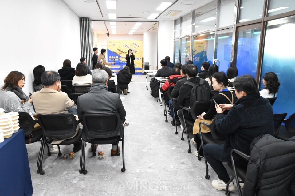 오픈식에서 ‘도시농장 숙팜’ 기업협의체를 설명하는 도시농사꾼 전정욱 대표 | 촬영-에이빙뉴스