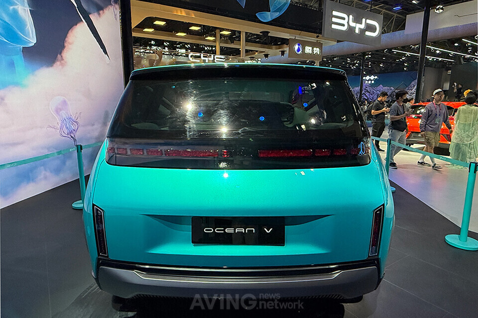 BYD가 24일(금, 현지 시각) ‘2026 베이징 국제 모터쇼'에서 선보인 새로운 콘셉트카 이동 생활 큐브 ’OCEAN-V‘ 외관 모습. | 촬영-에이빙뉴스
