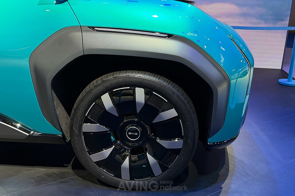 BYD가 24일(금, 현지 시각) ‘2026 베이징 국제 모터쇼'에서 선보인 새로운 콘셉트카 이동 생활 큐브 ’OCEAN-V‘ 외관 모습. | 촬영-에이빙뉴스